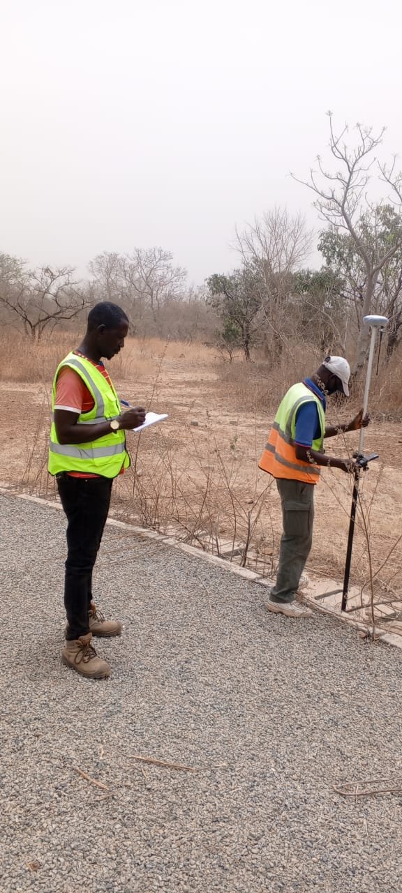 Relevé topographique au GNSS sur un chantier