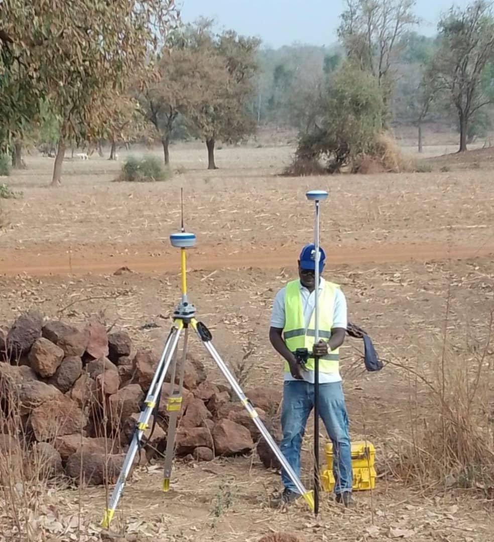 Mesure GNSS en extérieur avec base et mobile